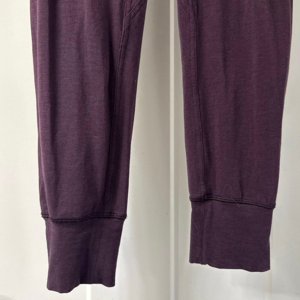 Lululemon Meant To Move Yoga Pant 27" Black Cherry Size 2 W5AUOS *EUC - Picture 10 of 10
